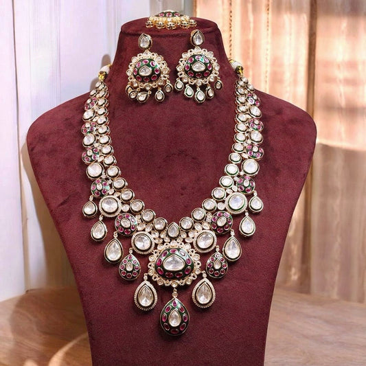 Kundan set with Mangtika & Earrings