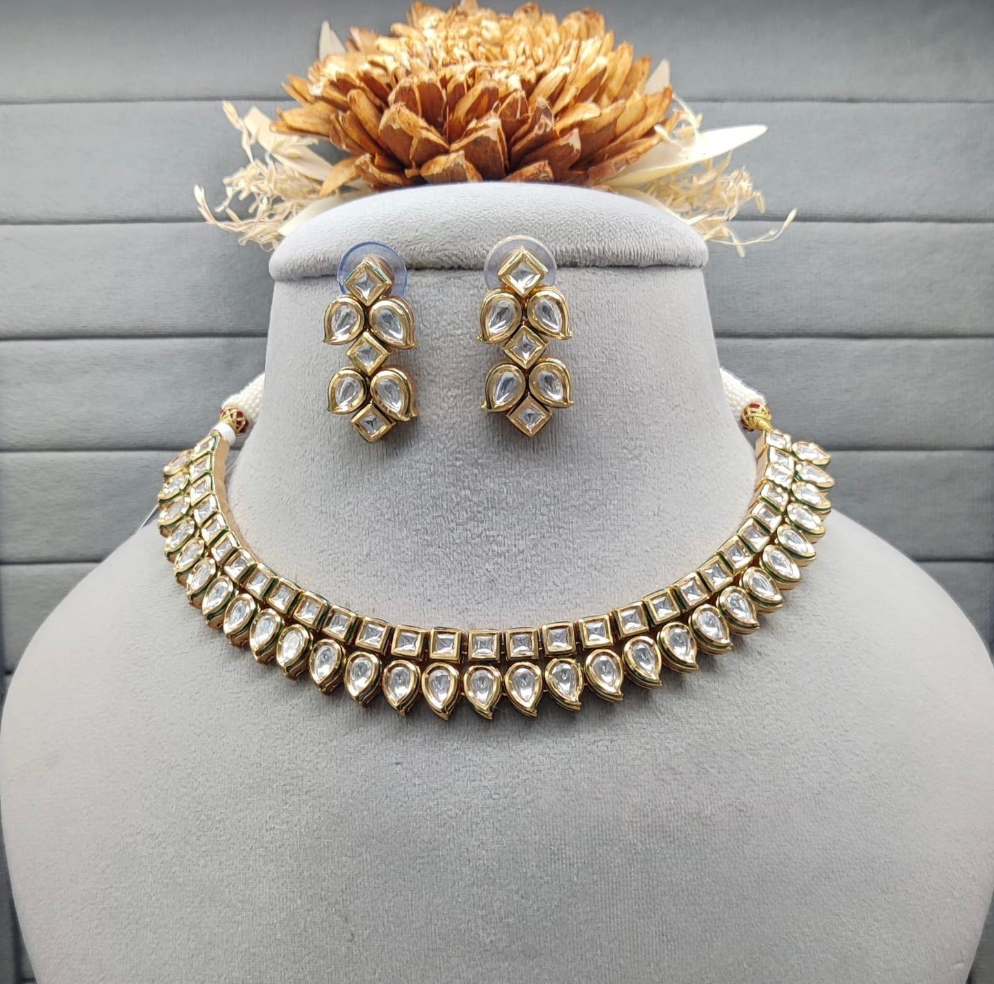 kundan necklace with earrings